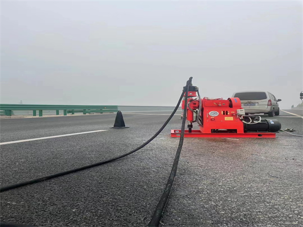 新余马路路基路面开裂下沉注浆加固灌浆